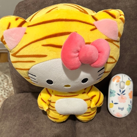 Hello Kitty Tiger - Picture 5 of 5